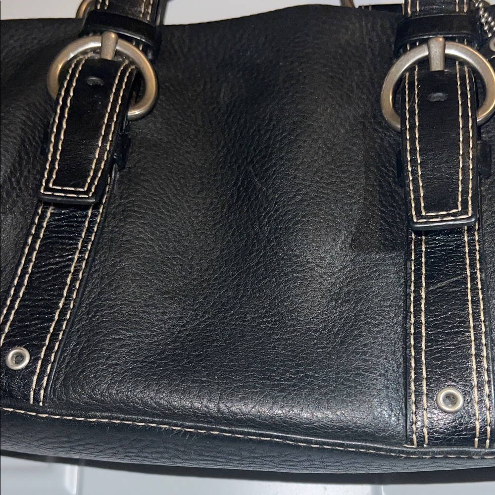 Coach Black Leather Shoulder Bag with Buckle Rings - Picture 4 of 16